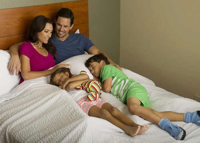 Cheap hotel: Woodspring Suites Kansas City Liberty